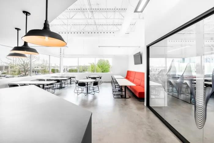 短時間內(nèi)擴建的舒適辦公室設計